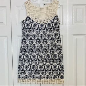 Chelsea & Violet Patterned Lace Shift Dress XS